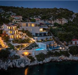 6 Bedroom Waterfront Villa with Pool in Uvala Ljubljeva near Trogir, Sleeps 12-13